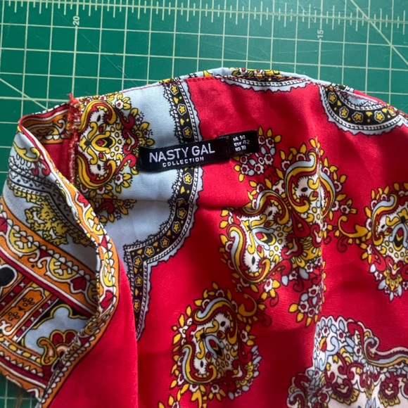 Nasty Gal Strapless Silky Bandana/Scarf Top W Sz 10 Ties in Back - Picture 3 of 9